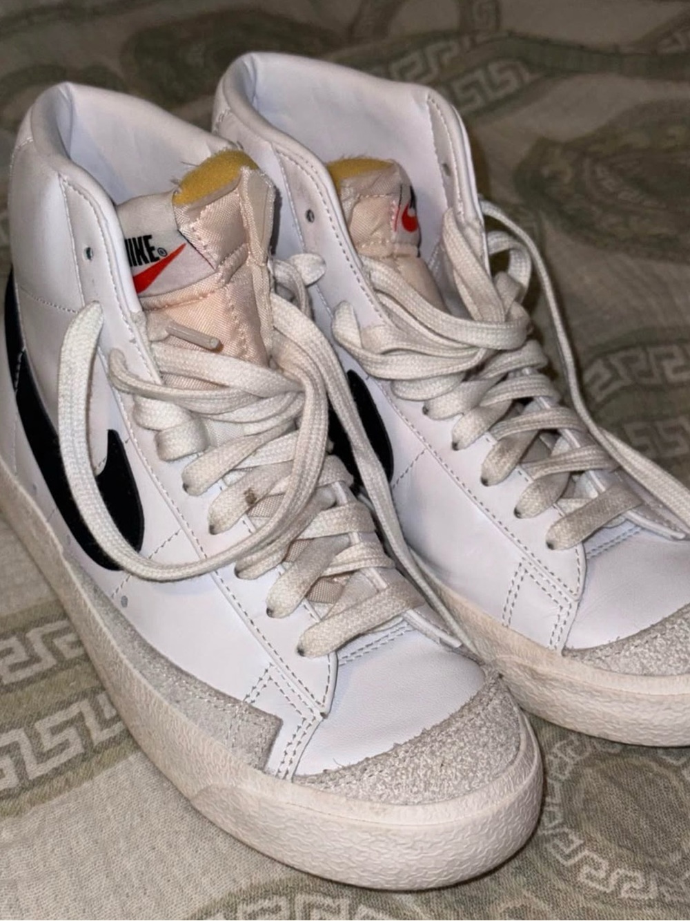 Nike Women’s White and Black High-Top Sneakers size6